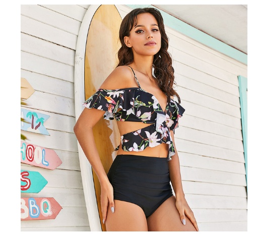 Best Swimsuits for Small Bust