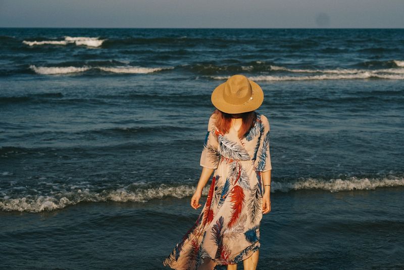 Crochet bikini sun hat look at the seaside