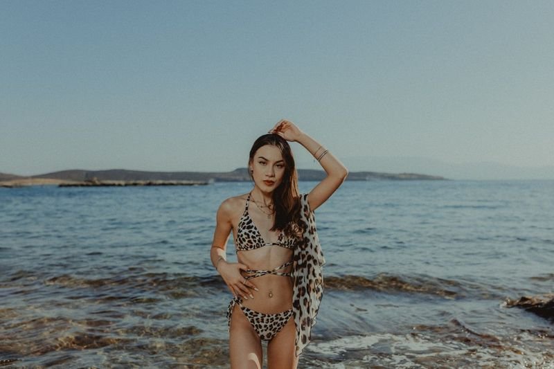 leopard bikini summer beach look with sarong accessories